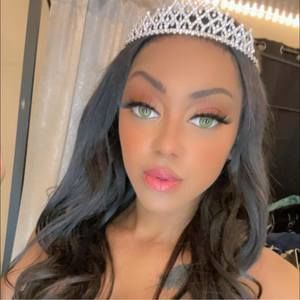 Meet your Posher, Alaina